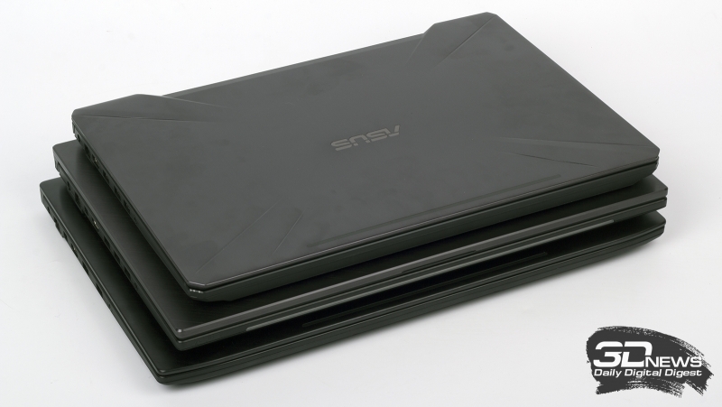 Нижний ноутбук — «семнашка» ASUS GL703GE старого образца; верхний — бюджетный 15-дюймовый вариант ASUS FX504G; посередине — герой сегодняшнего обзора