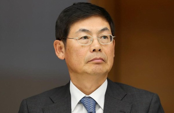 Фото - Председатель совета директоров Samsung ушел в отставку. Его ждет тюрьма